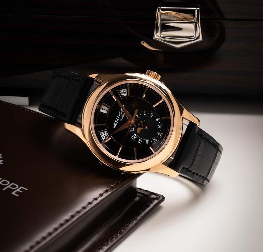 Patek Philippe Luxusuhr in edlem Cigar Lounge Ambiente